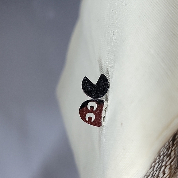 PacMan Gamer Stud Earrings, unisex - Picture 3 of 5